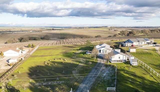 Two Adjacent Farmhouses on 4 acres. Sleeps up to 20. Pet Friendly