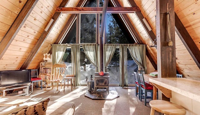 Unique A-Frame Accommodation with Breathtaking Views in Bear Valley, CA