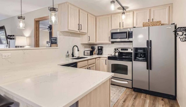 Updated Mountain Condo Near Ski/Golf in Silverthorne