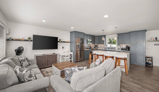 Updated Spacious Home & Hot Tub