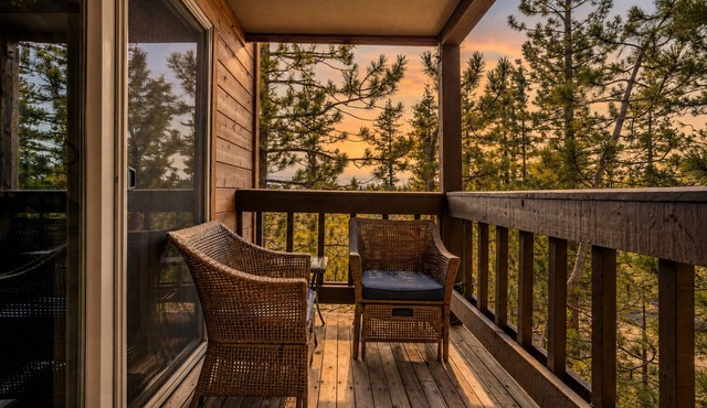 Vaulted Ceilings + Cozy Layout | Walk to Beach + Downtown Close | Pinegrove