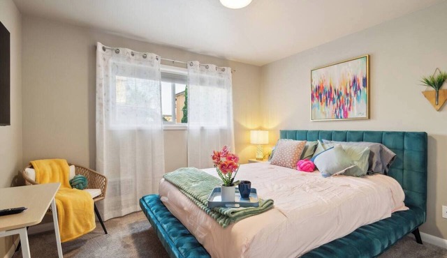 Vibrant 2bed - Stroll to Needle