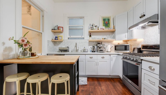 Vibrant Remodeled Space in the Heart of Mission!