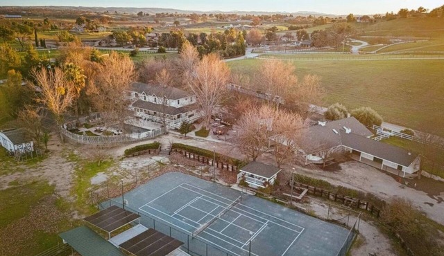 Victorian Estate, Two Houses, Sleeps 30! 11 Bedrooms, 7 Baths & Tennis court