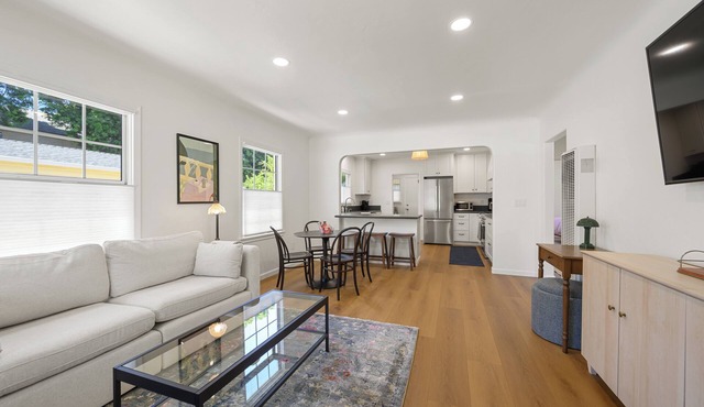 Walk to Downtown SLO-2bed/2bath: Buzzing Bungalow