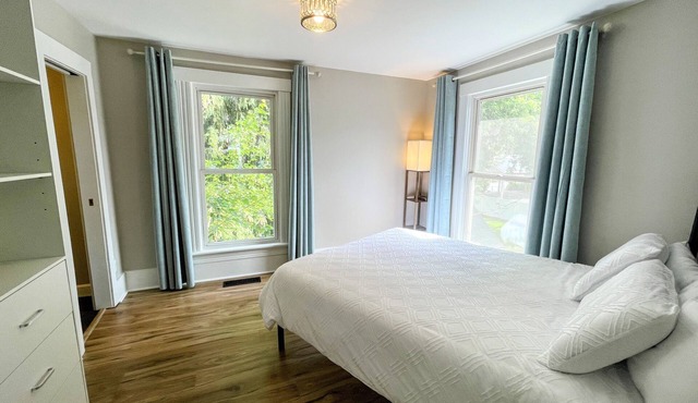 Walk to Lake & Downtown Chelan! Room #2 in Chelan