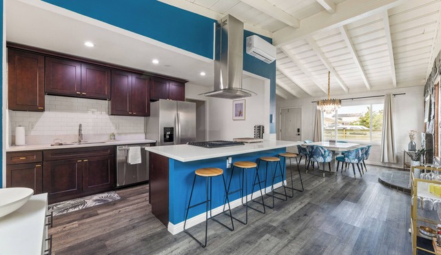 Walk to Sofi, Fun Backyard & Parking - Modern Home