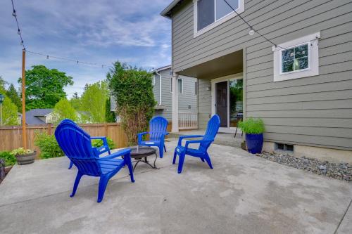 Walk to Trails & Golf: Sedro-Woolley Retreat!