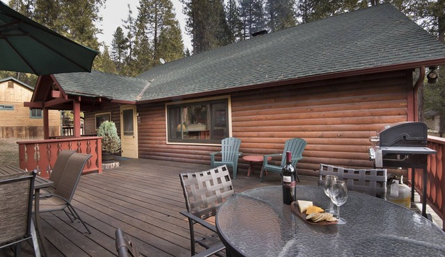 Wapiti (37), A large, well-equipped mountain home inside Yosemite National Park