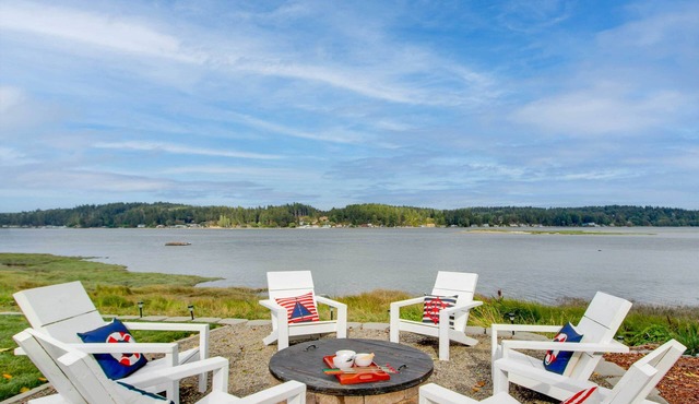 Waterfront Allyn Home with Fire Pit + 2 Kayaks!