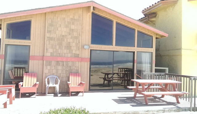 We Are OceanFrontStays.com - SLEEPS 10 -Active Discount - Sorry No Pets