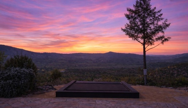 When in Glen | Panoramic View | Pool/Hot Tub