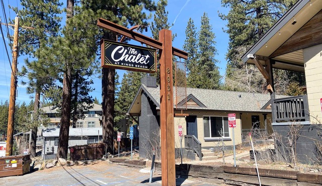 Wholesome hotel with lakeview, golf, skiing, WiFi, & Netflix