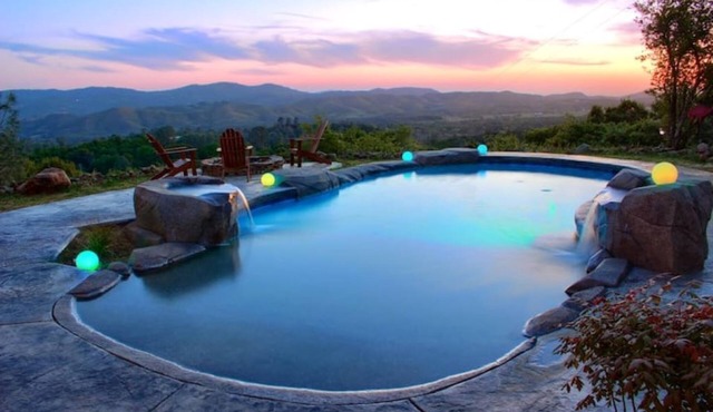 Yosemite Dreams in Mariposa with Pool/Hot Tub/Firepit/Pet Friendly