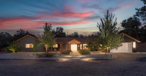 Yosemite Sunrise Retreats