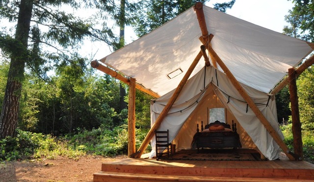 Your own Private Camp. A unique experience. Sleeping cabin and Glamping tent!