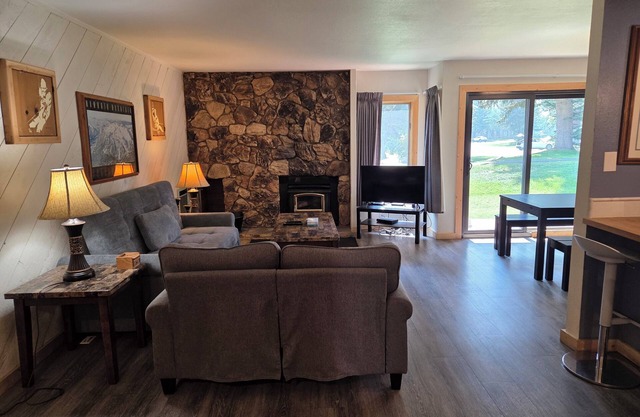 Snowcreek Resort Vacation Rental 201