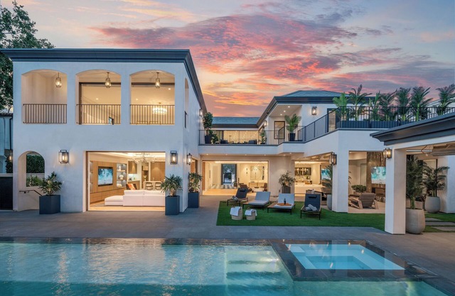 Villa Ruya by LuxJB 🏆 Beverly Hills Mansion with Resort-Style Service