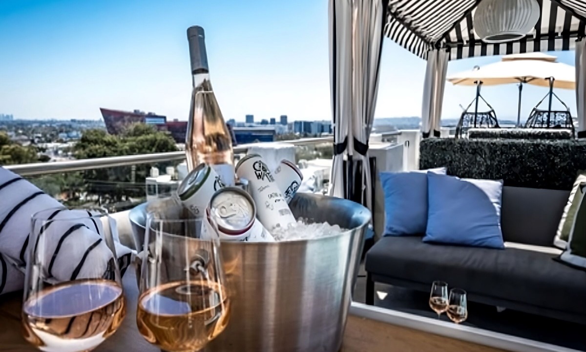 Norma Triangle House | Classic Reunion at the Rooftop Poolside Bar, Close to Metro Stations Hollywood