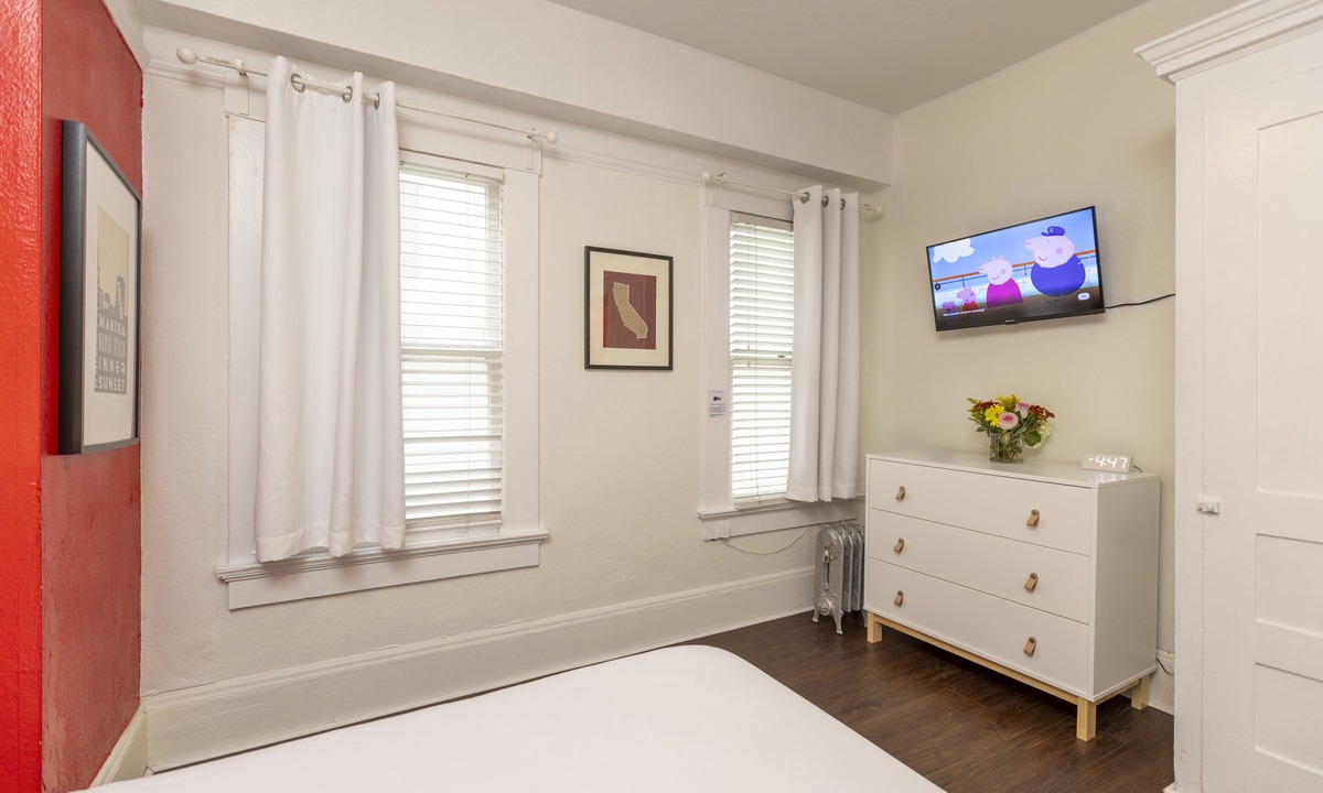 Civic Center Hotel | Economy Double Room with Private External Bathroom