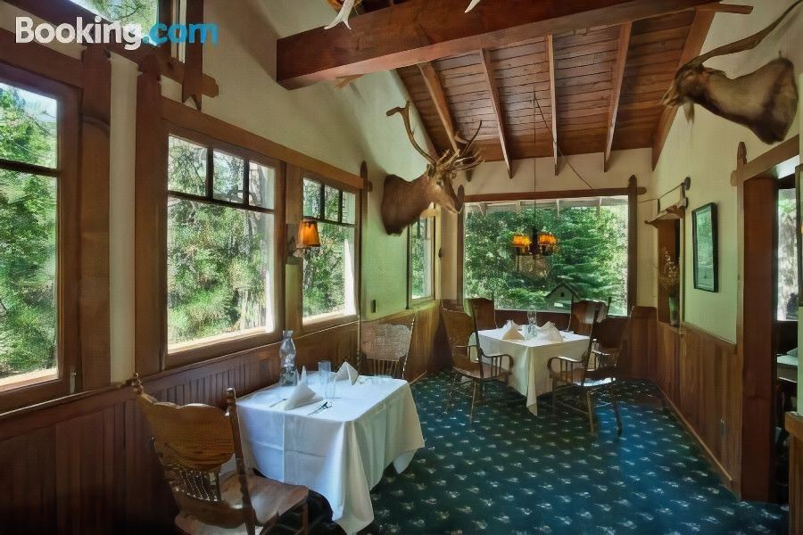 Photo of Livingroom in Fish Camp