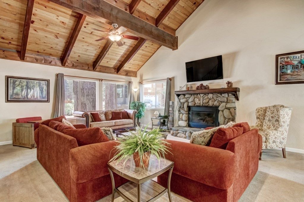Photo of Livingroom in Highland Woods
