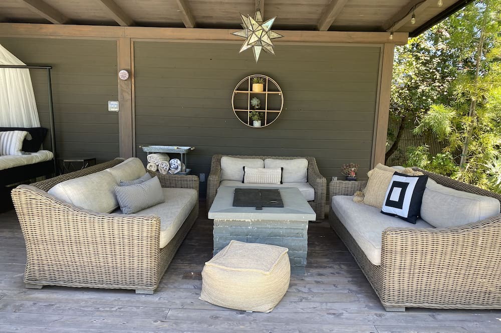 Photo of Outdoor in Oak Knoll
