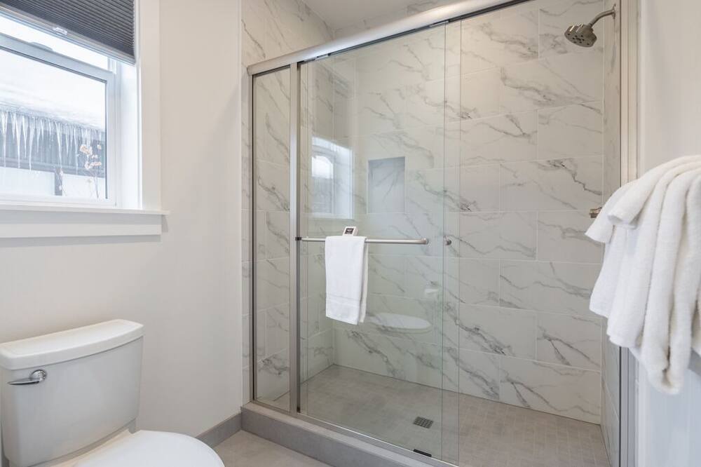Photo of Bathroom in Roslyn