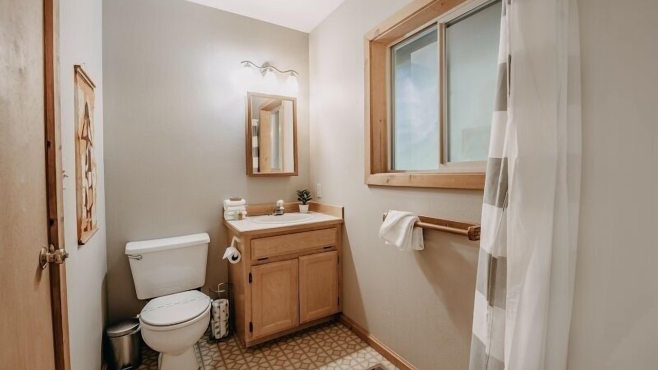 Photo of Bathroom in Glacier