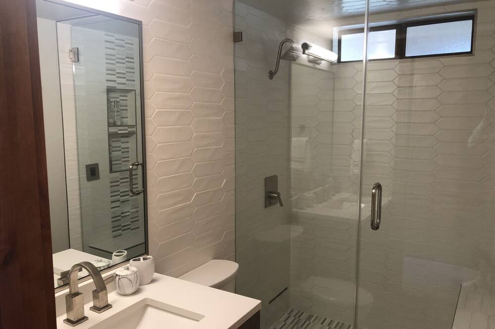 Photo of Bathroom in Lake Forest