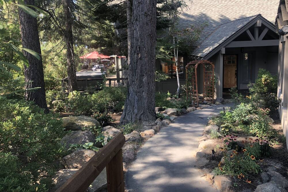 Photo of Outdoor in Lake Forest