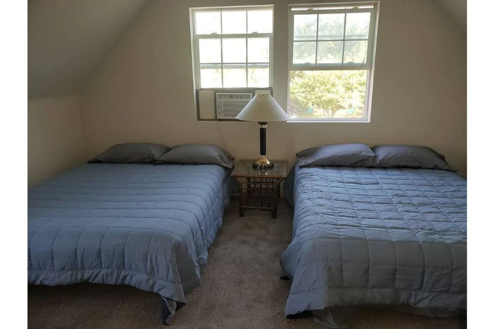 Photo of Bedroom in Springville