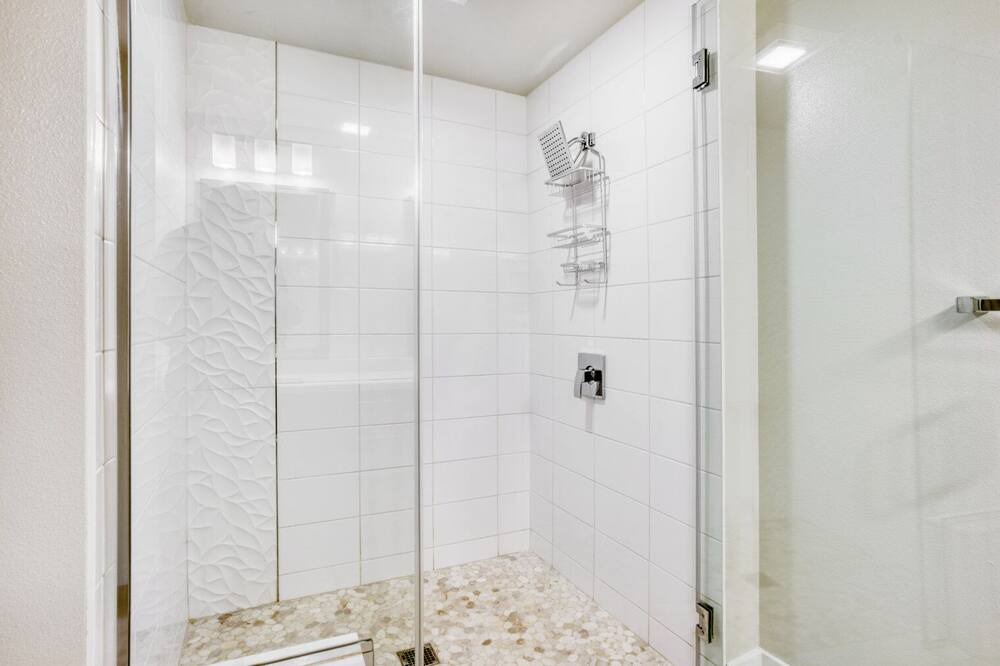 Photo of Bathroom in NoHo Arts District