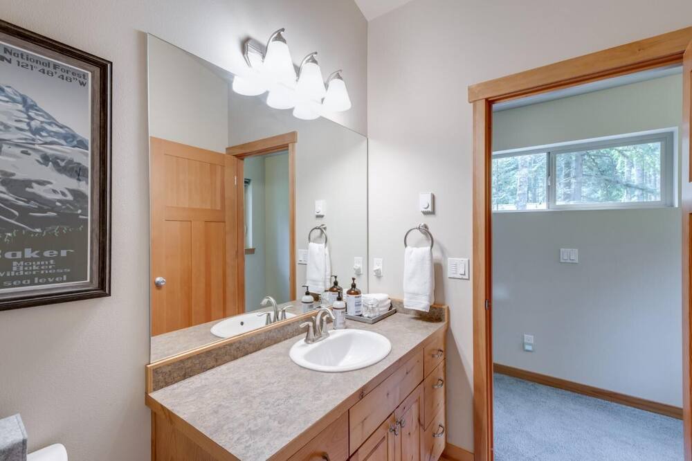 Photo of Bathroom in Warnick