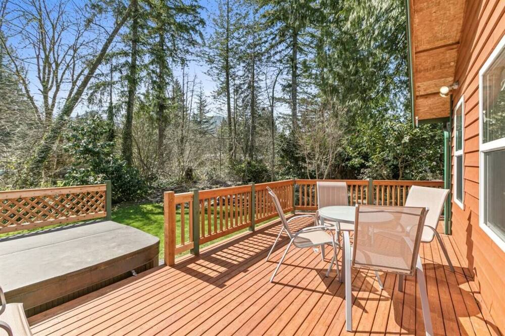 Photo of Outdoor in Gold Bar