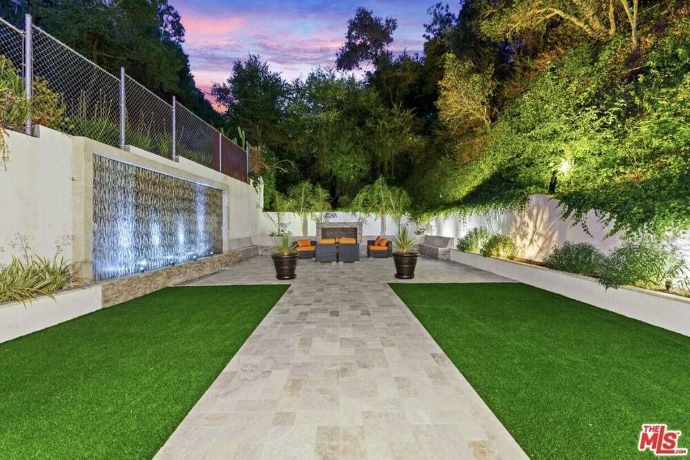 Photo of Others in Beverly Glen
