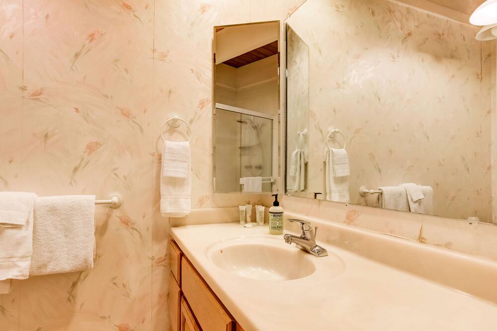 Photo of Bathroom in Tahoe Keys
