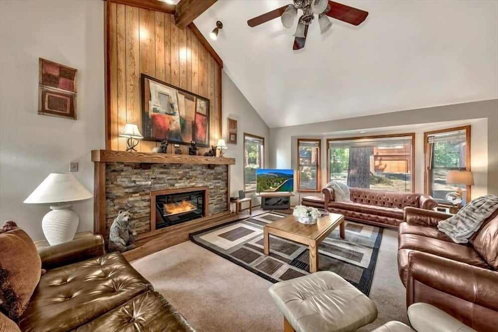 Photo of Outdoor in Montgomery Estates