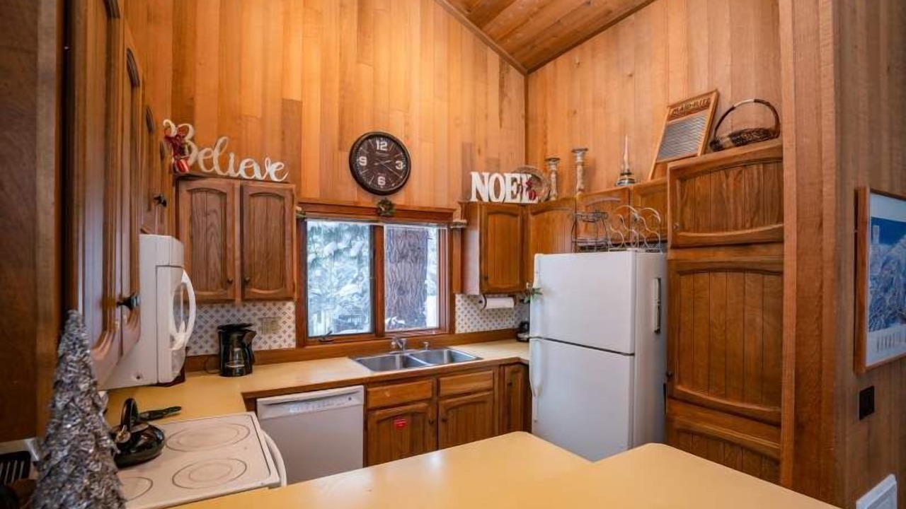 Photo of Kitchen in Mammoth Lakes