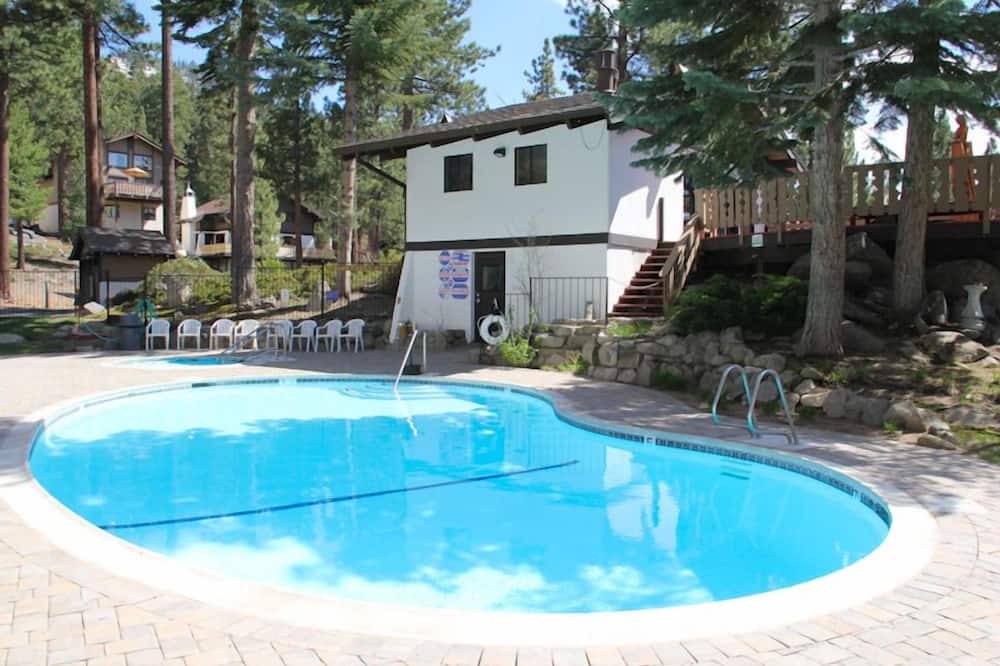 Photo of Outdoor in Tahoe Tyrol