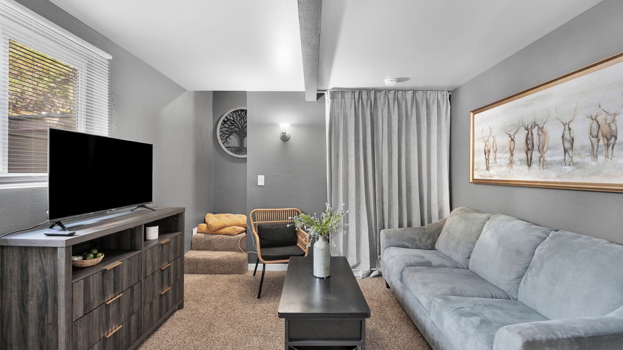 Photo of Livingroom in Cedar Glen