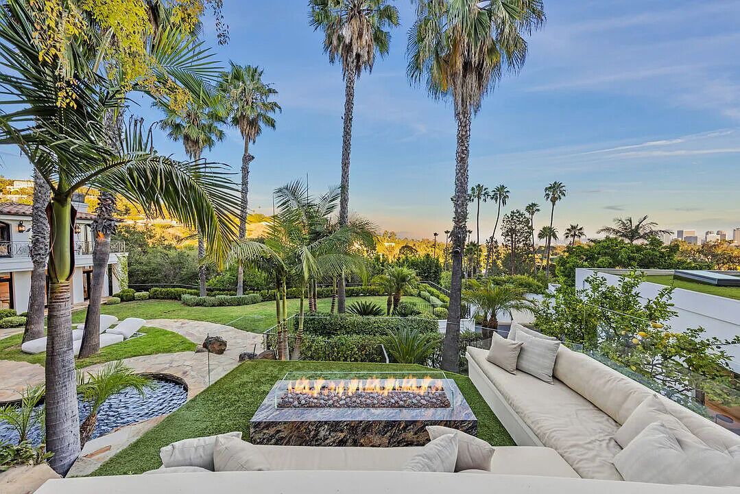 Photo of Outdoor in Beverly Glen