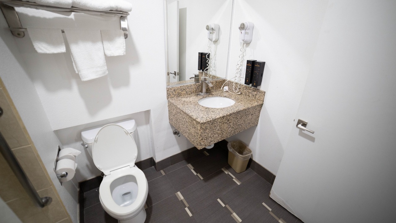 Photo of Bathroom in Pico Rivera