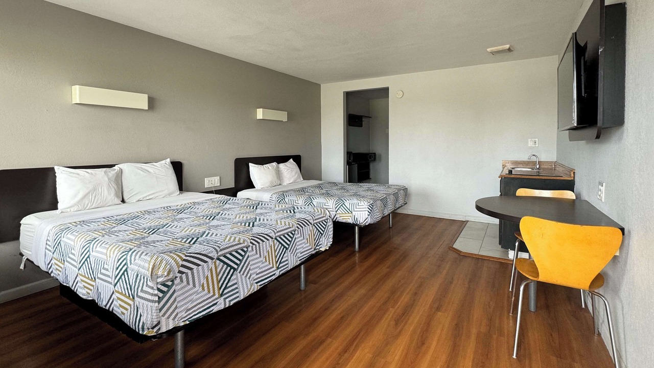 Photo of Bedroom in Delano