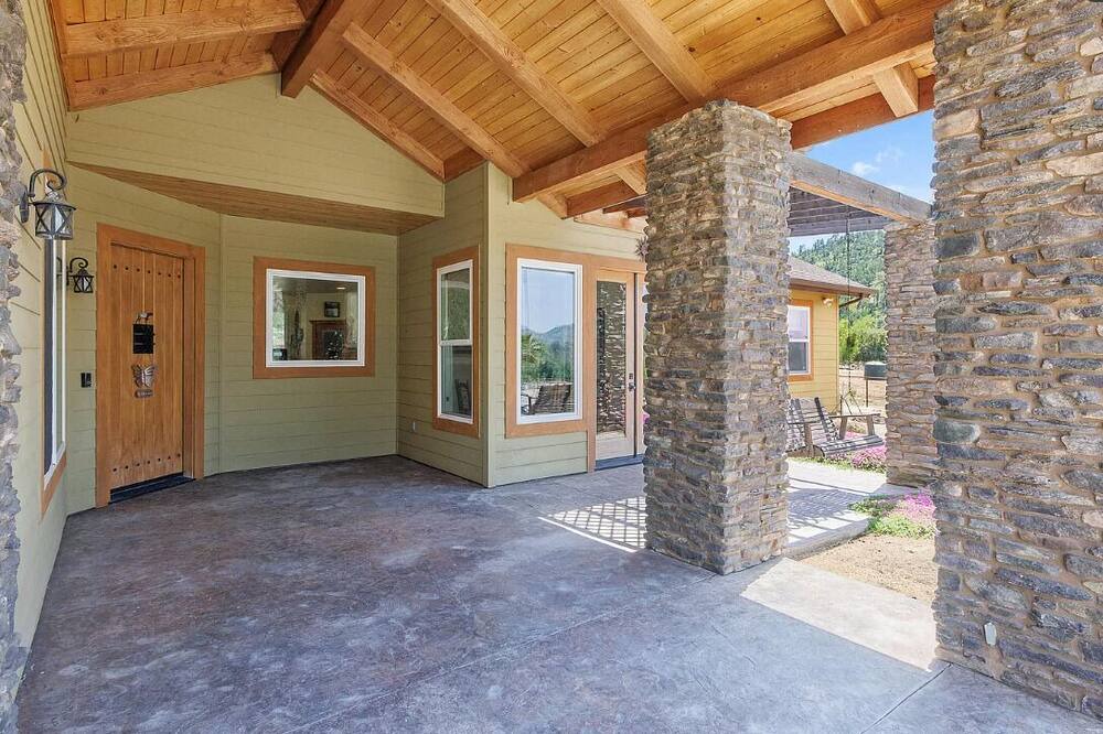 Photo of Outdoor in Springville