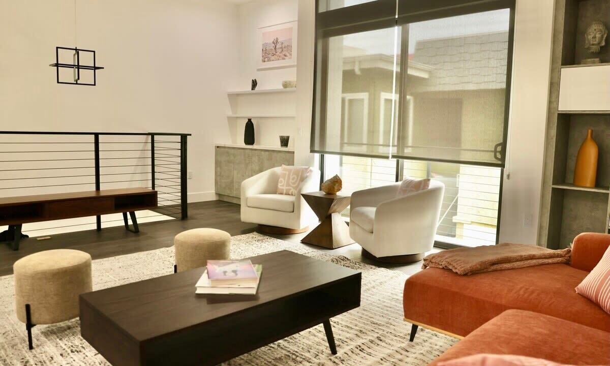 Photo of Livingroom in Del Rey