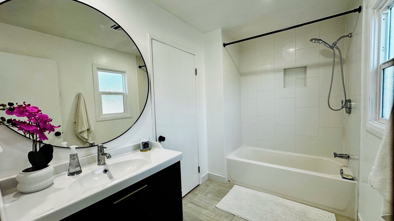 Photo of Bathroom in Marina Peninsula