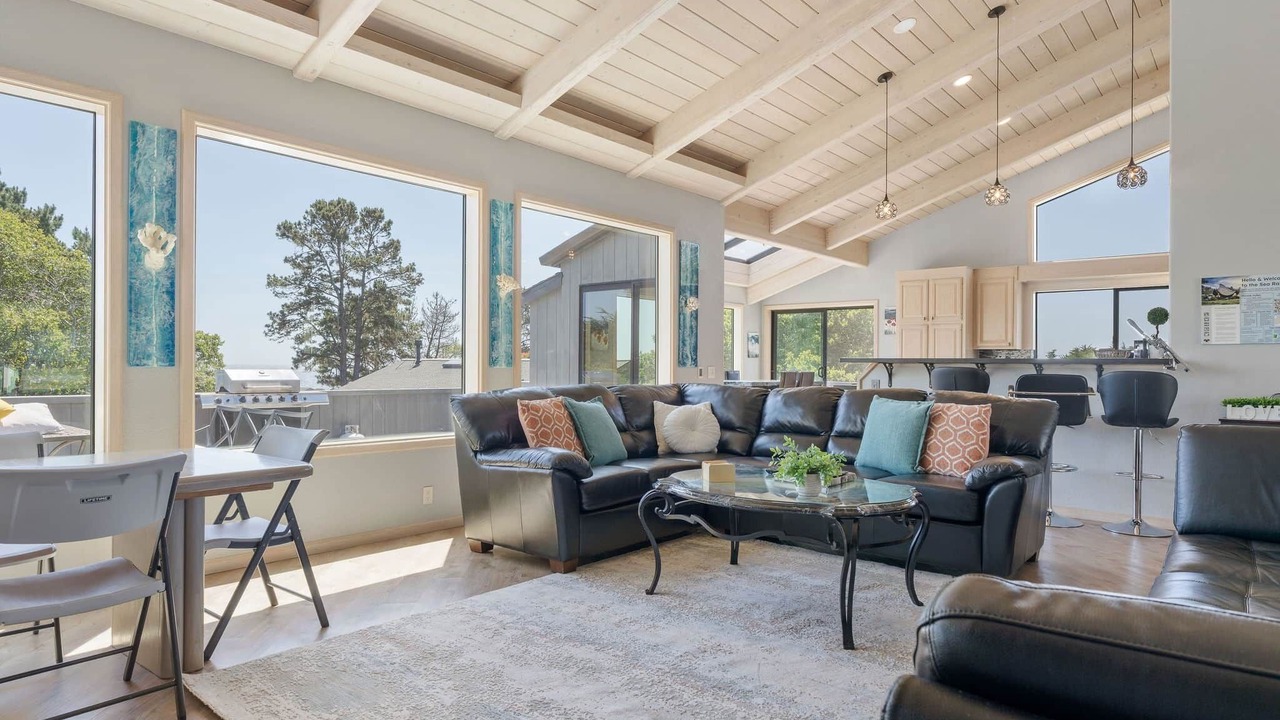Photo of Livingroom in Sea Ranch