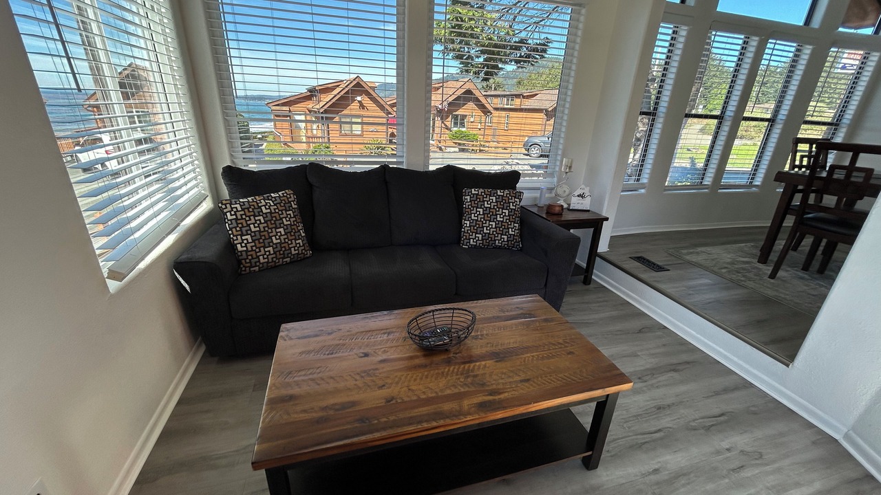 Photo of Livingroom in Smith River