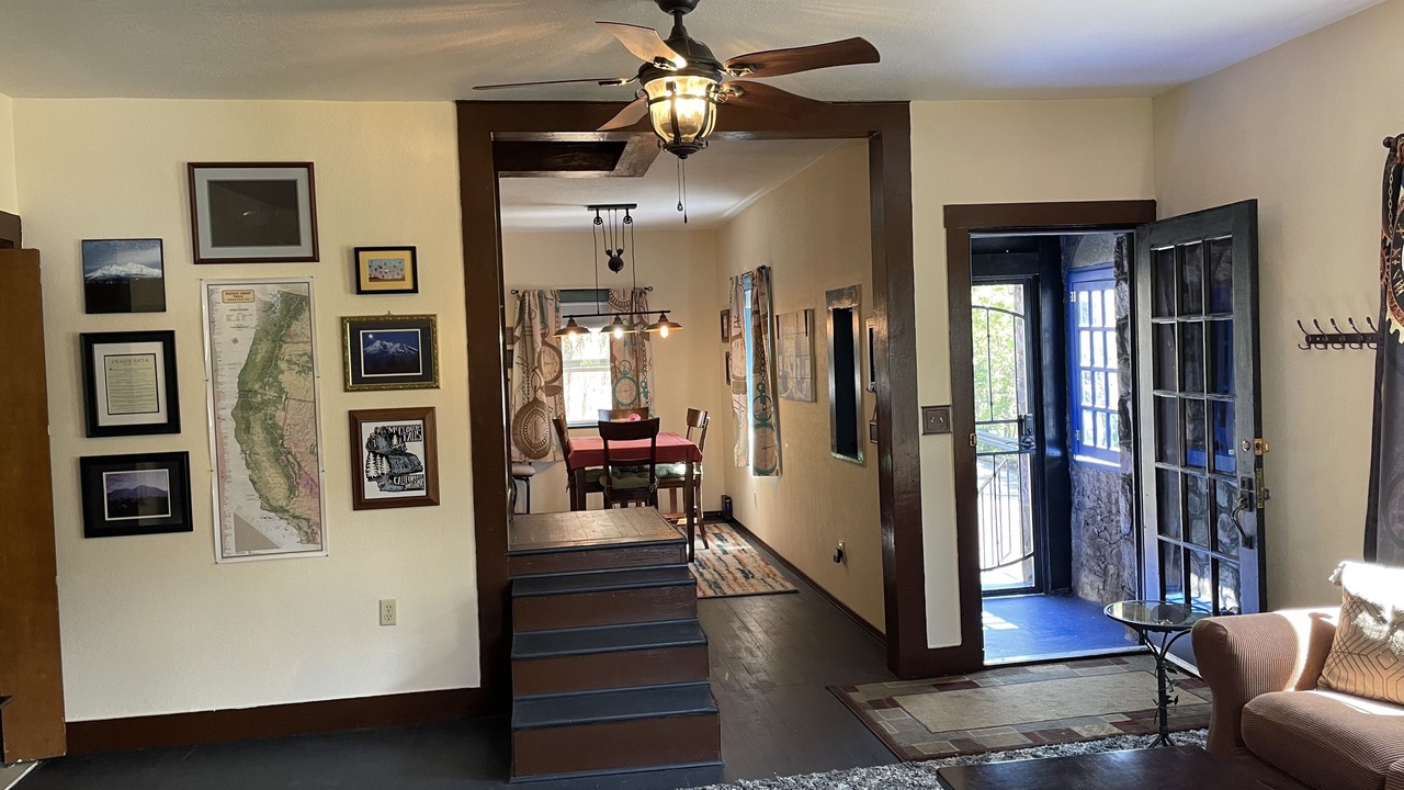 Photo of Livingroom in Dunsmuir